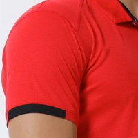 polo de golf homme rouge epaule